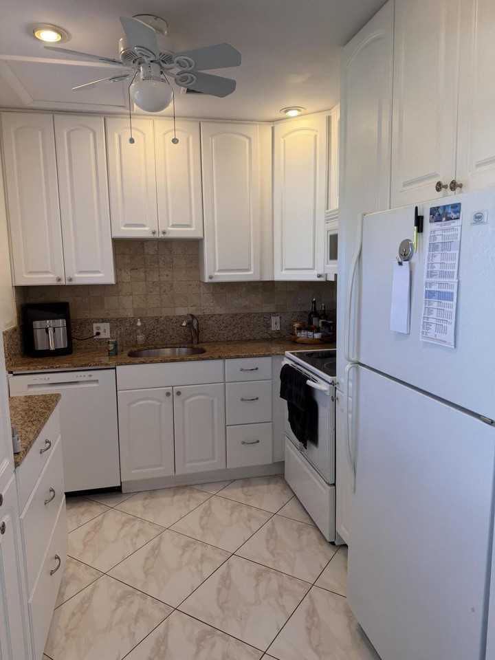 332 Mansfield H - Photo 6 of 27
