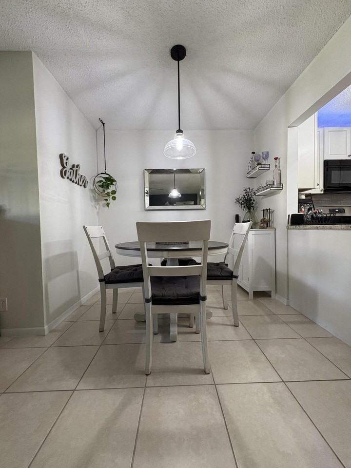 330 Knotty Pine Cir Apt B-2 - Photo 6 of 24