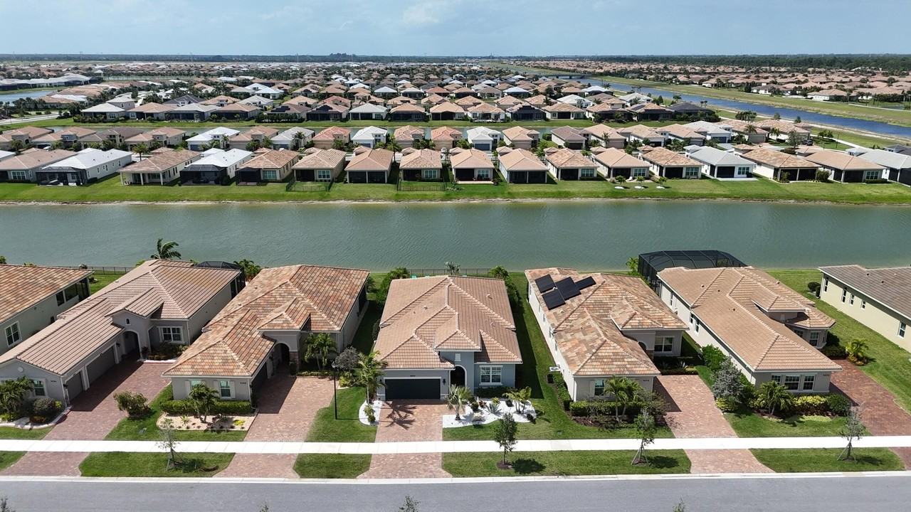 9282 Sw Miracoli Way - Photo 7 of 42