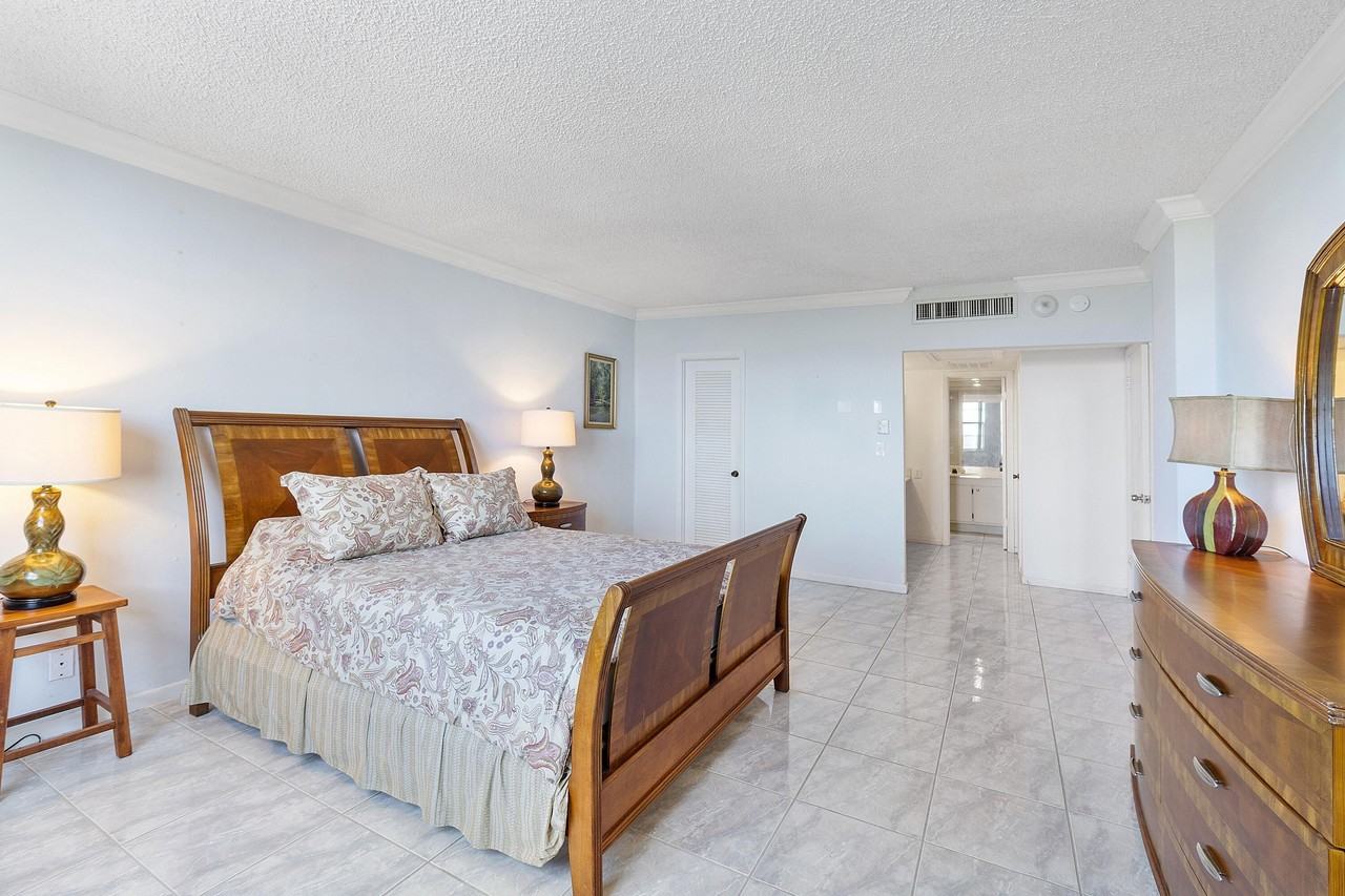 2851 S Ocean Blvd Apt 4 - Photo 7 of 30