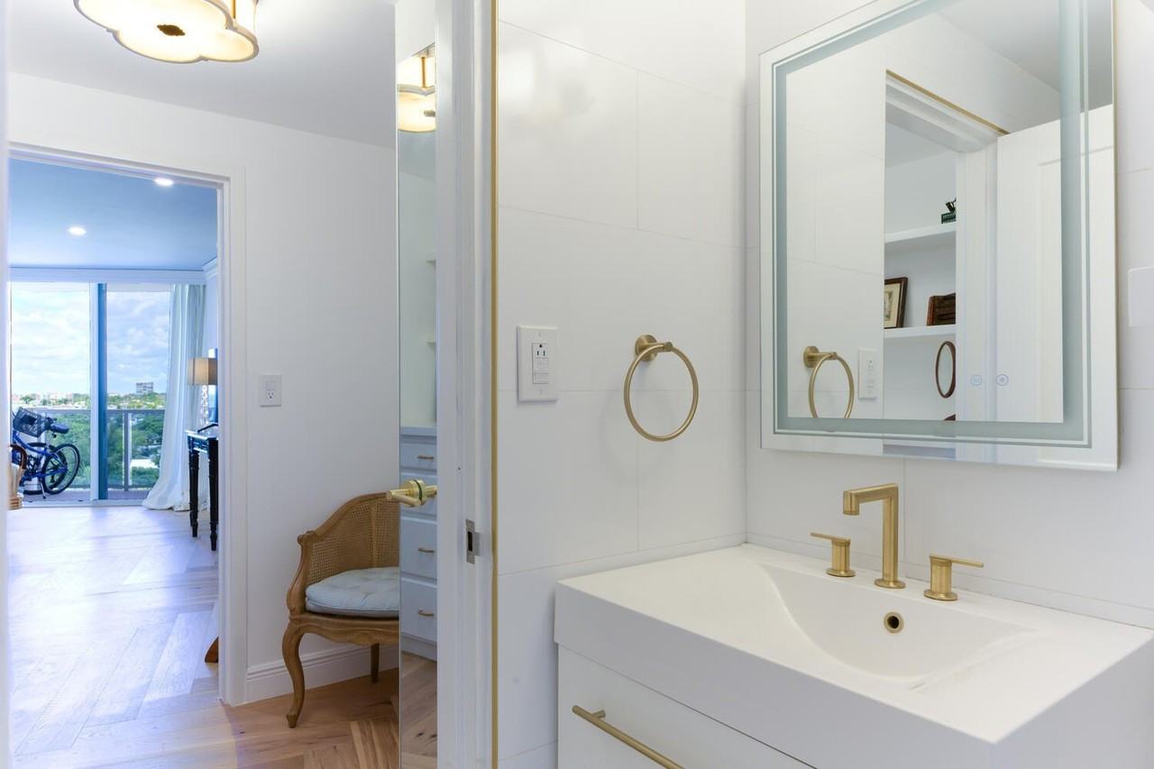 2800 N Flagler Dr Apt 913 - Photo 5 of 12