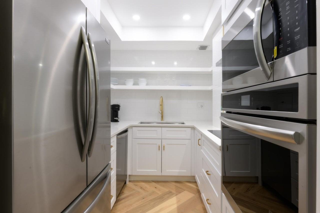 2800 N Flagler Dr Apt 913 - Photo 6 of 12