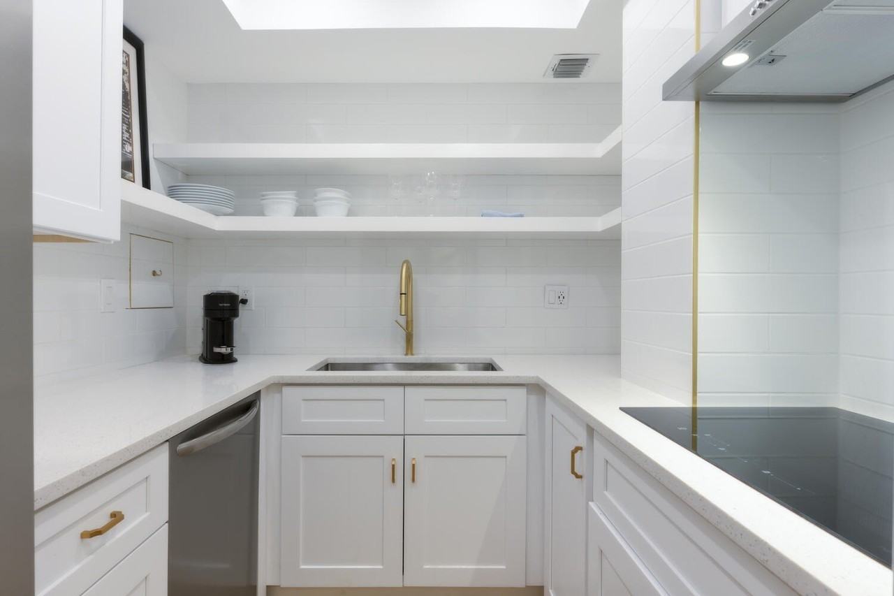 2800 N Flagler Dr Apt 913 - Photo 7 of 12