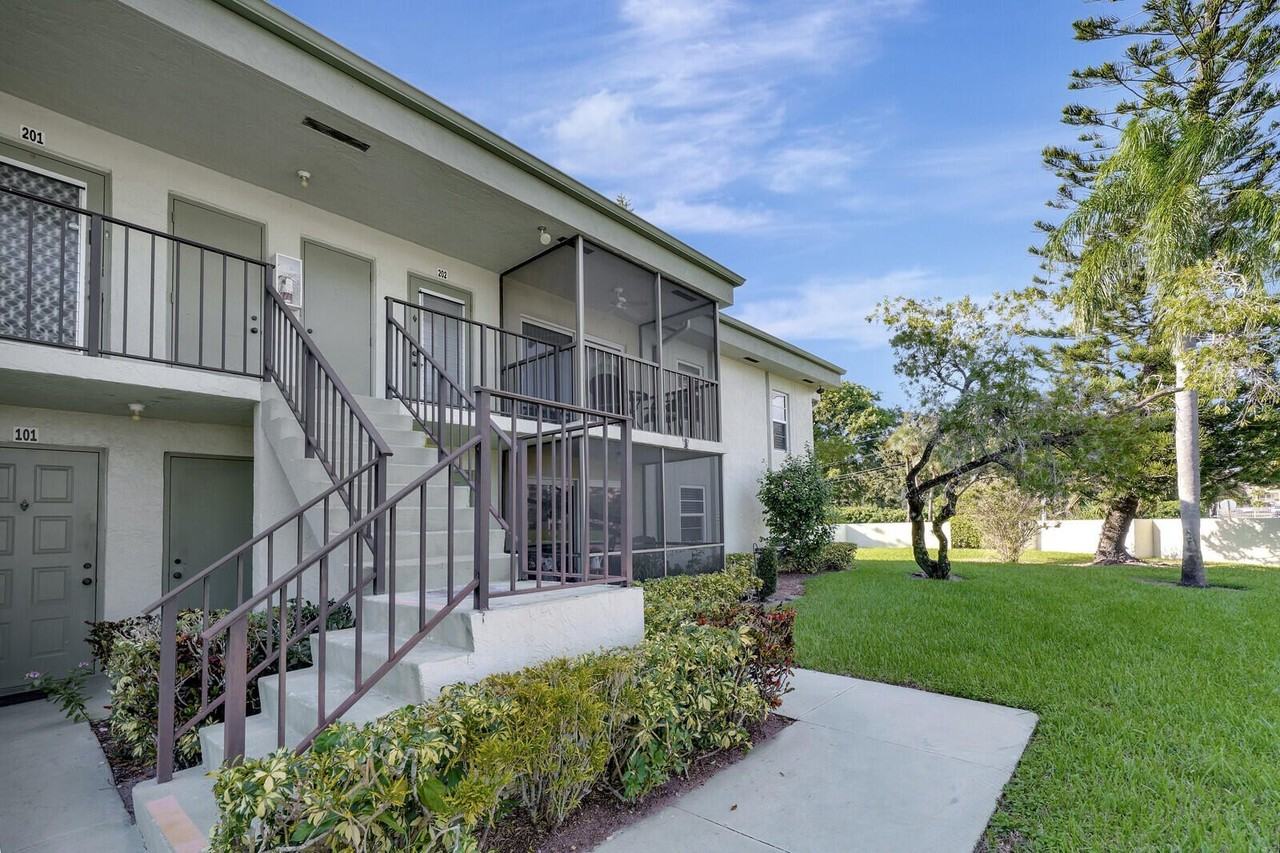 7547 S Oriole Blvd Apt 202 - Photo 2 of 17