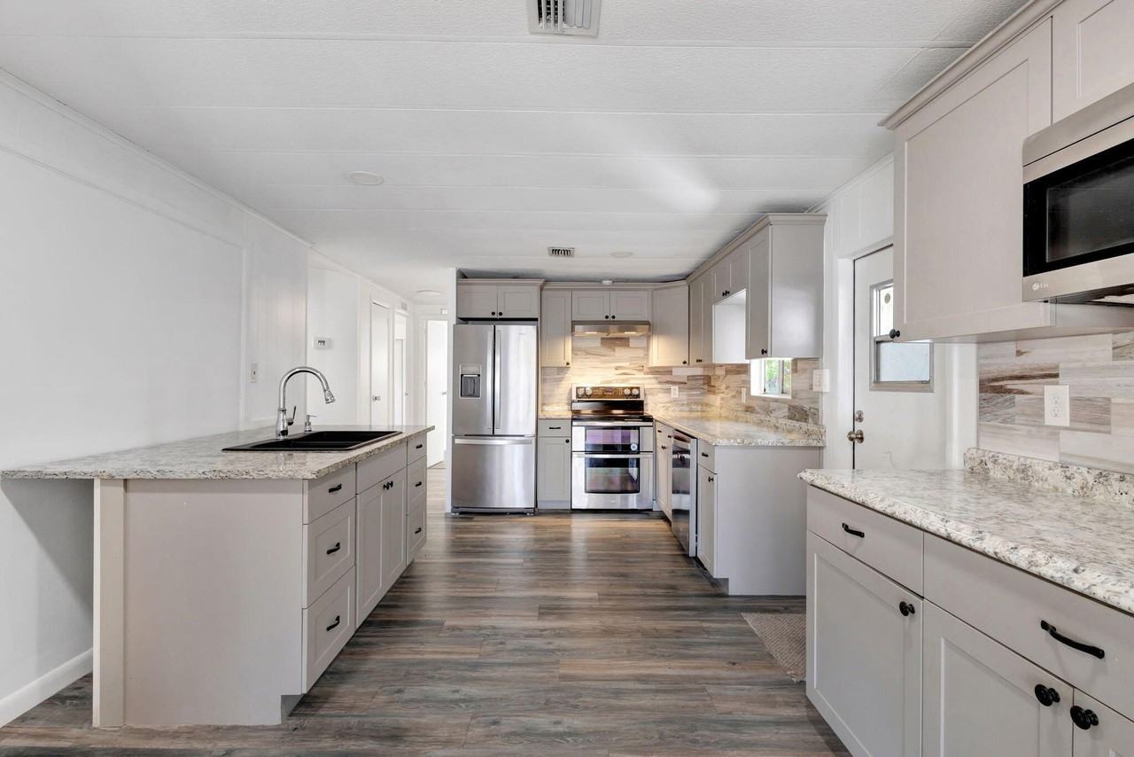 4072 74th St N Unit 395 - Photo 5 of 16