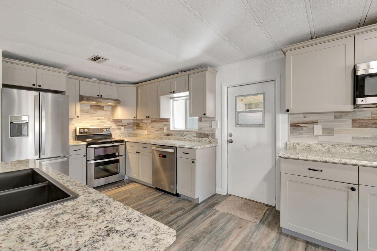 4072 74th St N Unit 395 - Photo 6 of 16