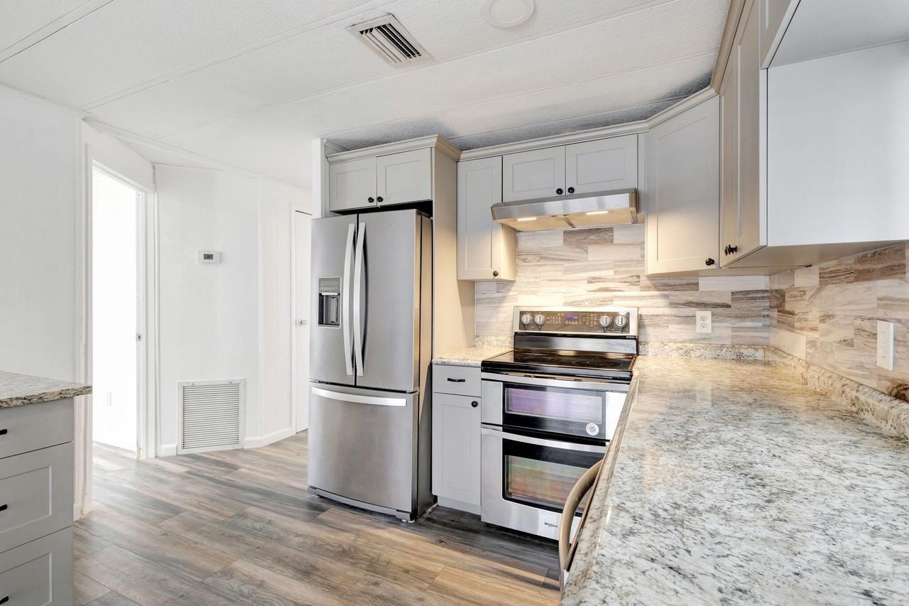 4072 74th St N Unit 395 - Photo 7 of 16