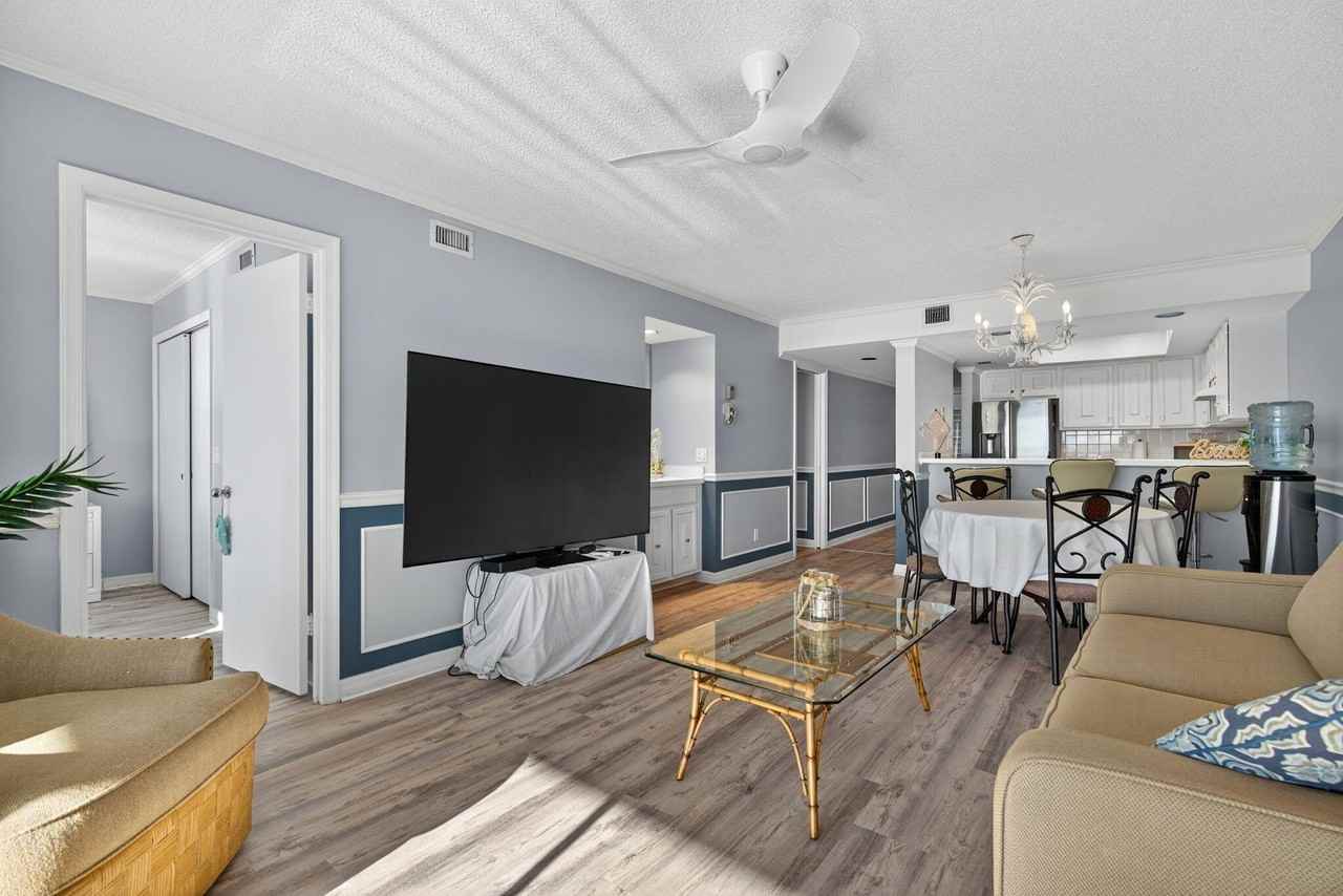 390 Ne Edgewater Dr Apt 403 - Photo 7 of 27