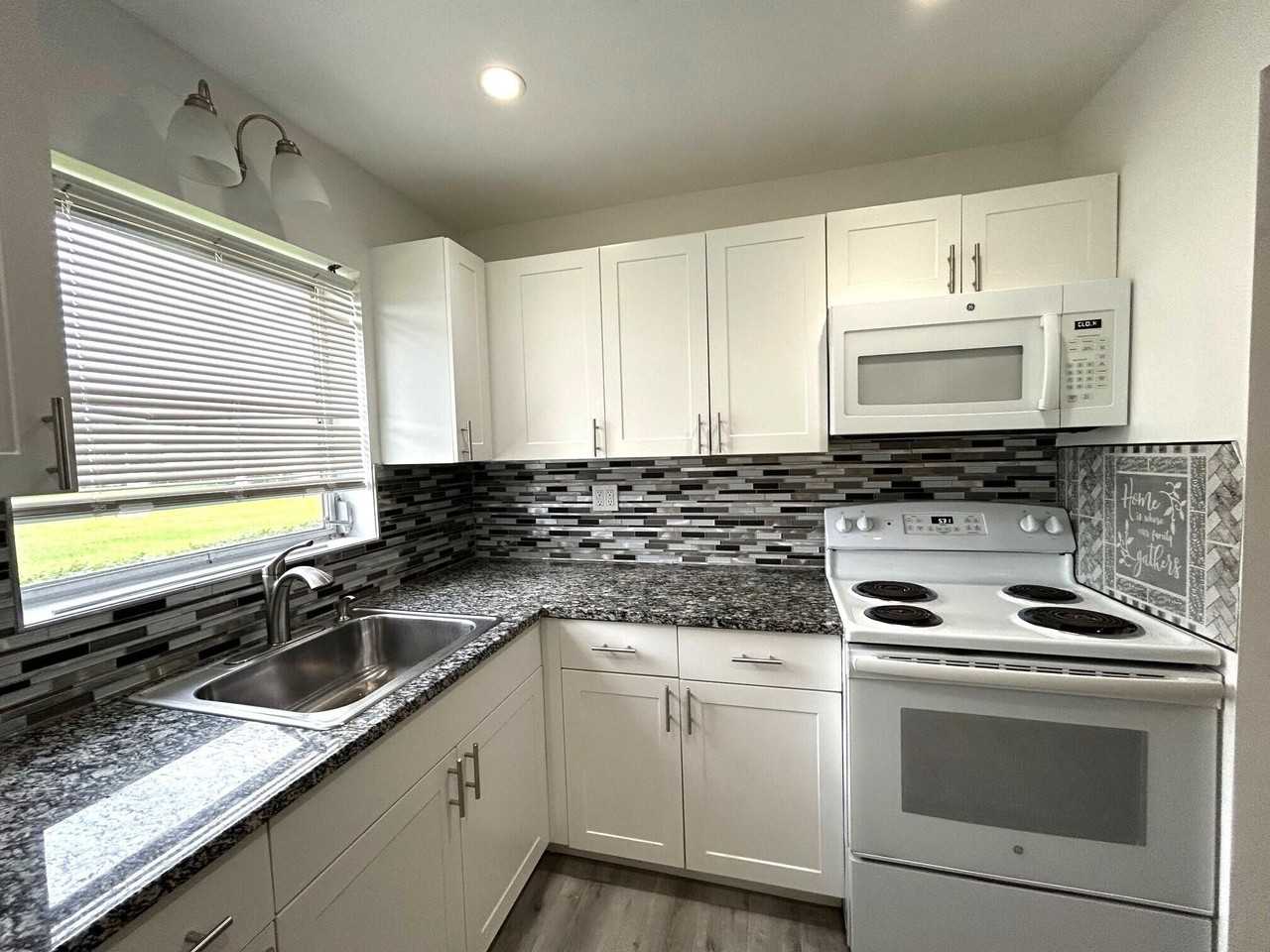 2723 Dudley Dr W Unit G - Photo 3 of 39