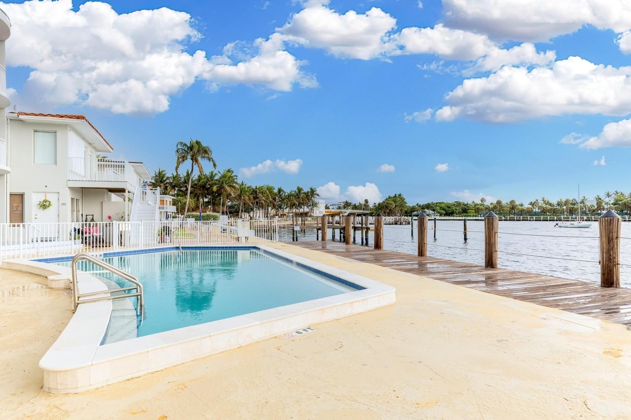 2508 Bay Dr Apt 114 - Photo 5 of 12