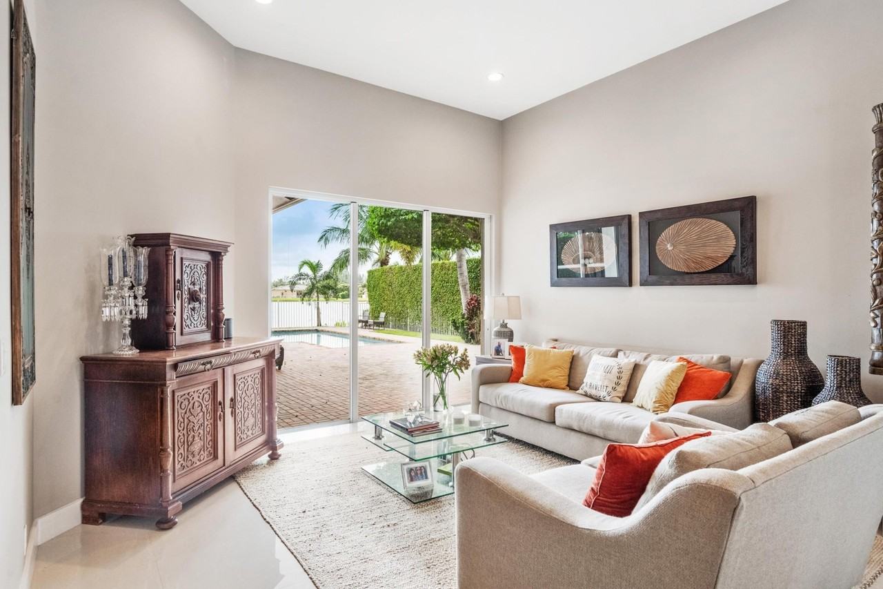 11710 Paradise Cove Ln - Photo 7 of 37