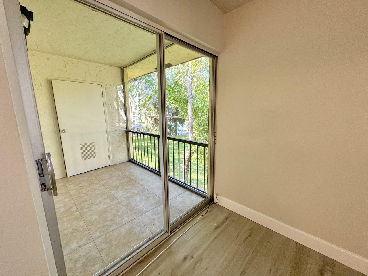 836 Sw 9th Street Cir Apt 201 - Photo 7 of 11