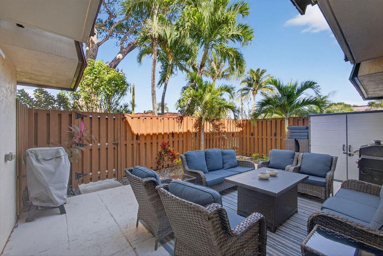 112 Ocean Cove Dr - Photo 5 of 50