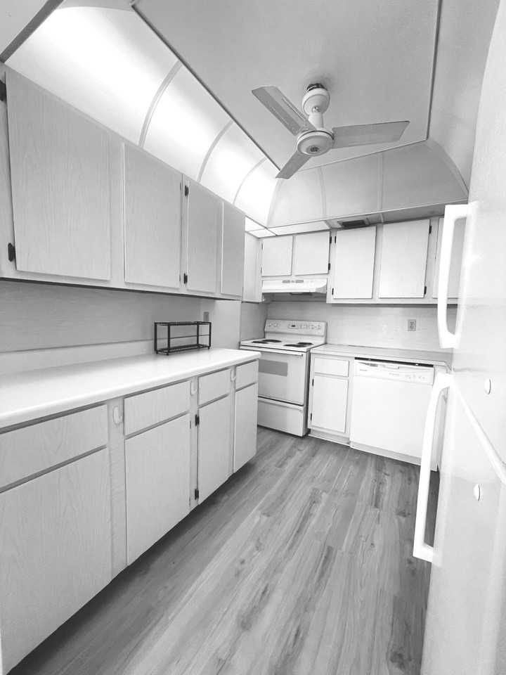 725 Lori Dr Apt 412 - Photo 4 of 10