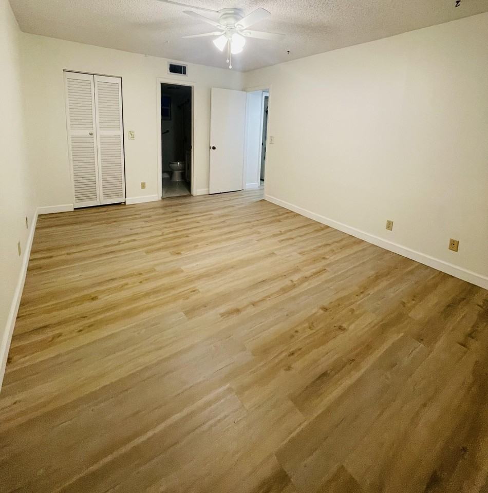 725 Lori Dr Apt 412 - Photo 6 of 10