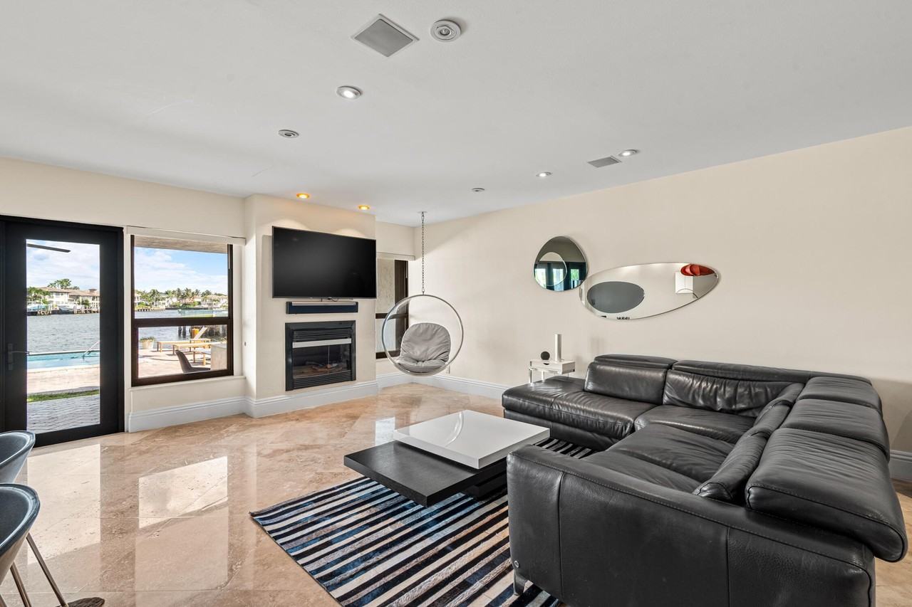 1005 Bel Air Dr - Photo 6 of 45