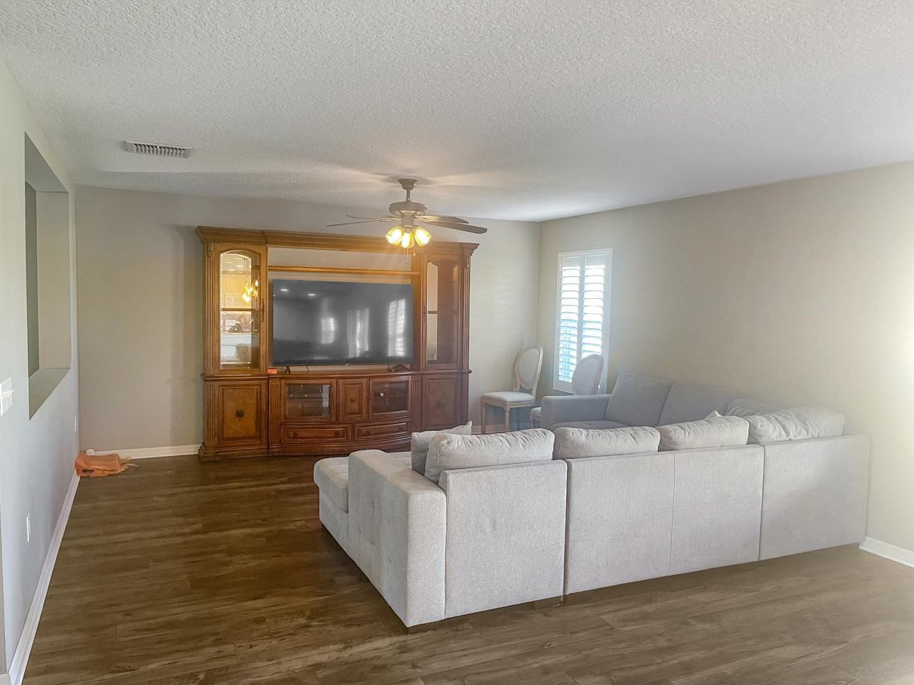 1641 Strathmore Cir - Photo 4 of 21