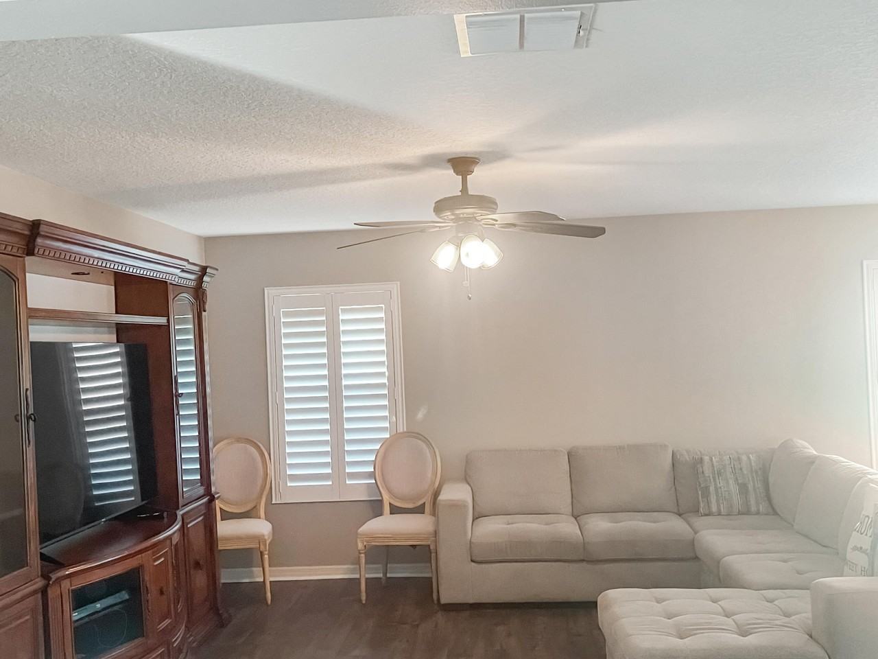 1641 Strathmore Cir - Photo 5 of 21