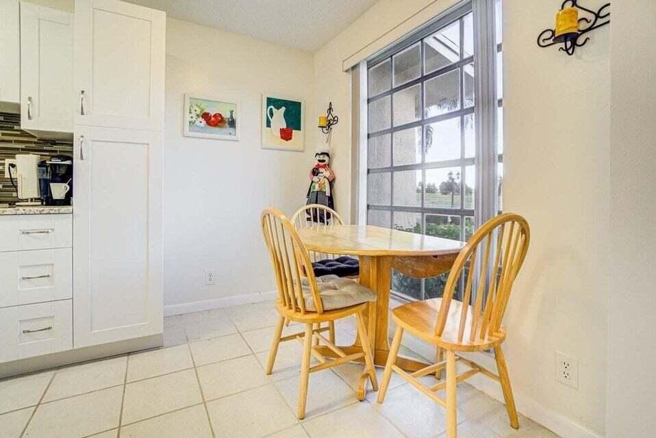 13893 Via Aurora #C - Photo 4 of 8