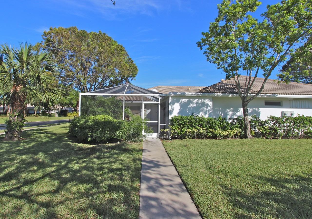 10201 Chapman Oak Ct - Photo 3 of 22