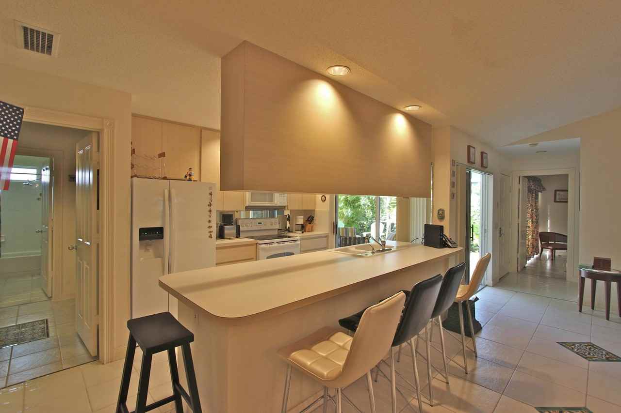 10201 Chapman Oak Ct - Photo 7 of 22