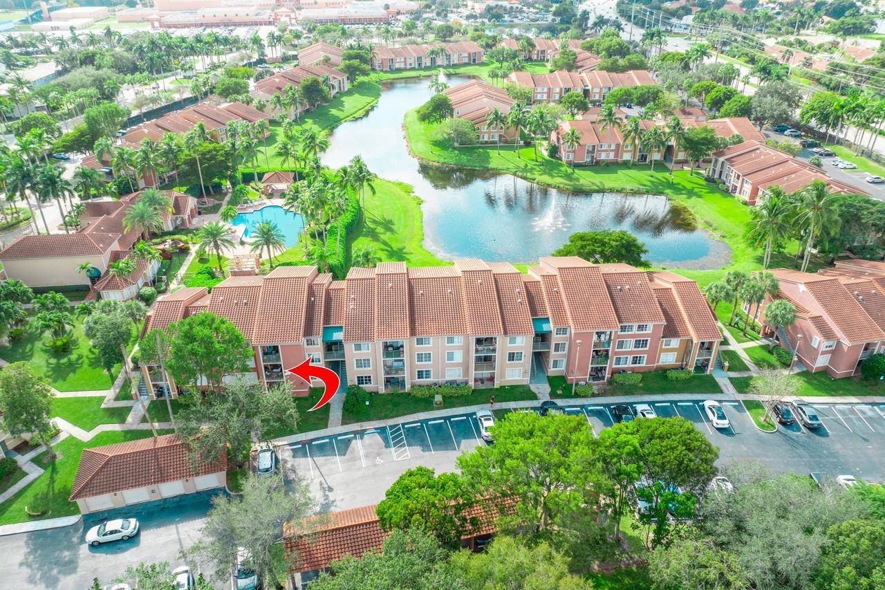 7824 Sonoma Springs Cir Apt 203 - Photo 2 of 49