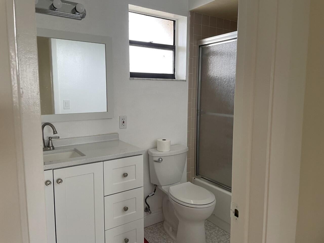 4640 Lucerne Lakes Blvd W Apt 605 - Photo 4 of 5