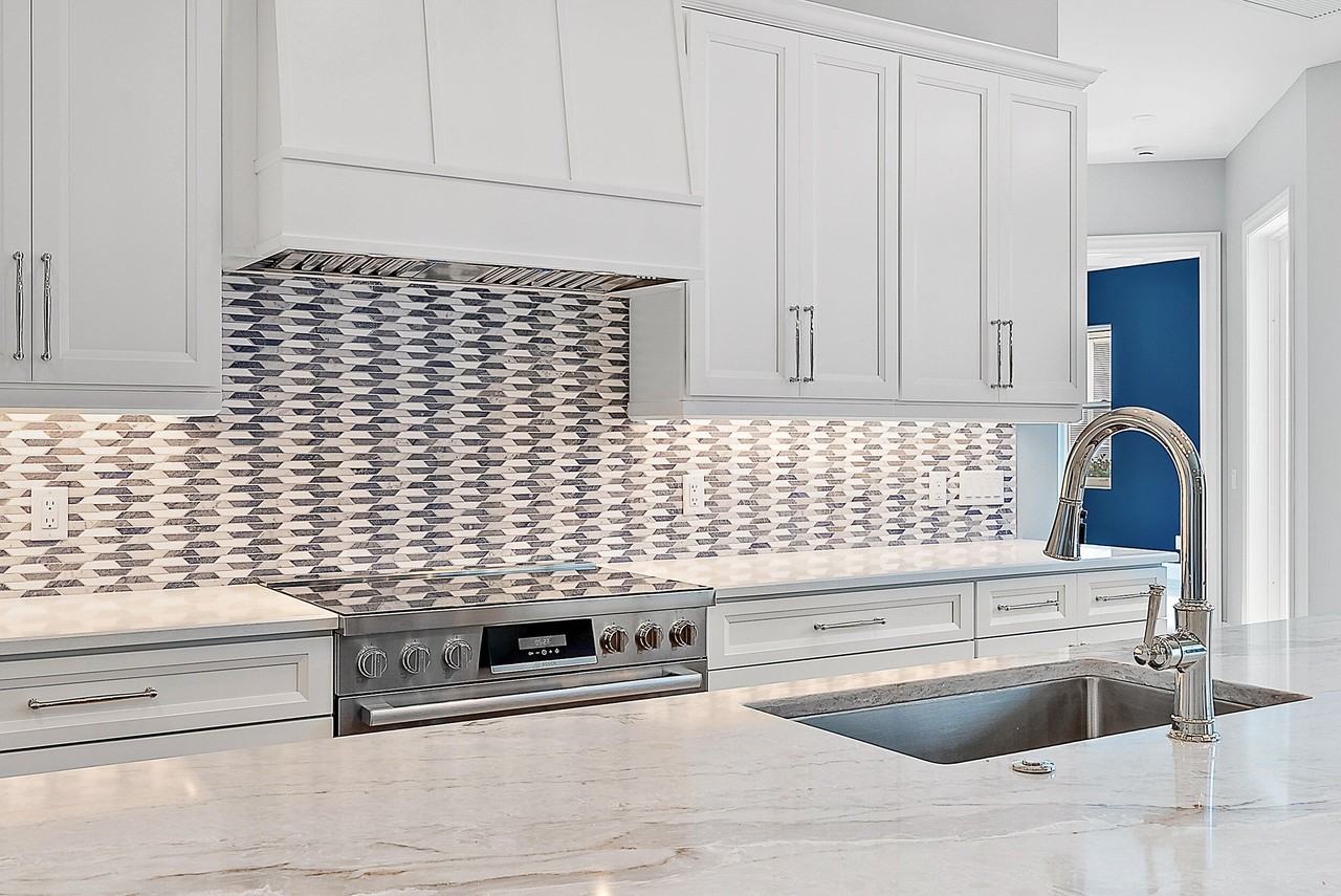 248 Honeysuckle Dr - Photo 2 of 19