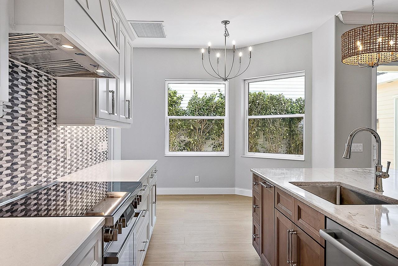 248 Honeysuckle Dr - Photo 4 of 19