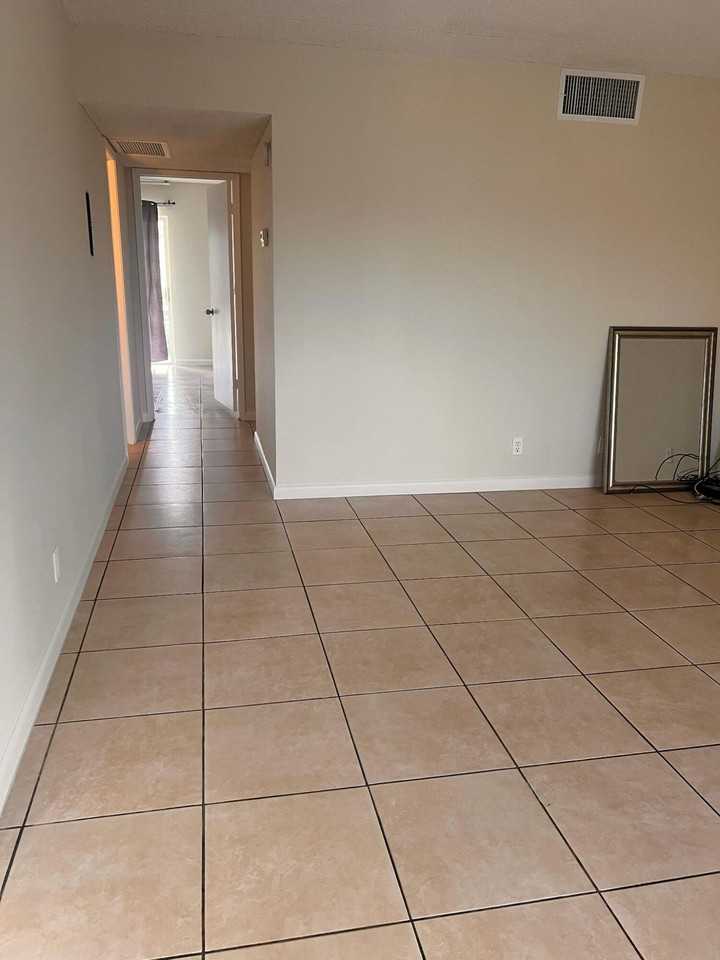 500 Village Green Cir W Apt 212 - Photo 6 of 27