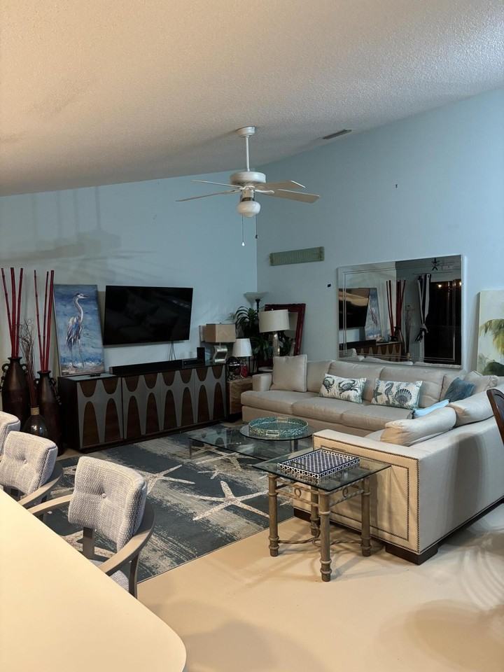 7104 Geminata Oak Ct Unit 7104 - Photo 2 of 9