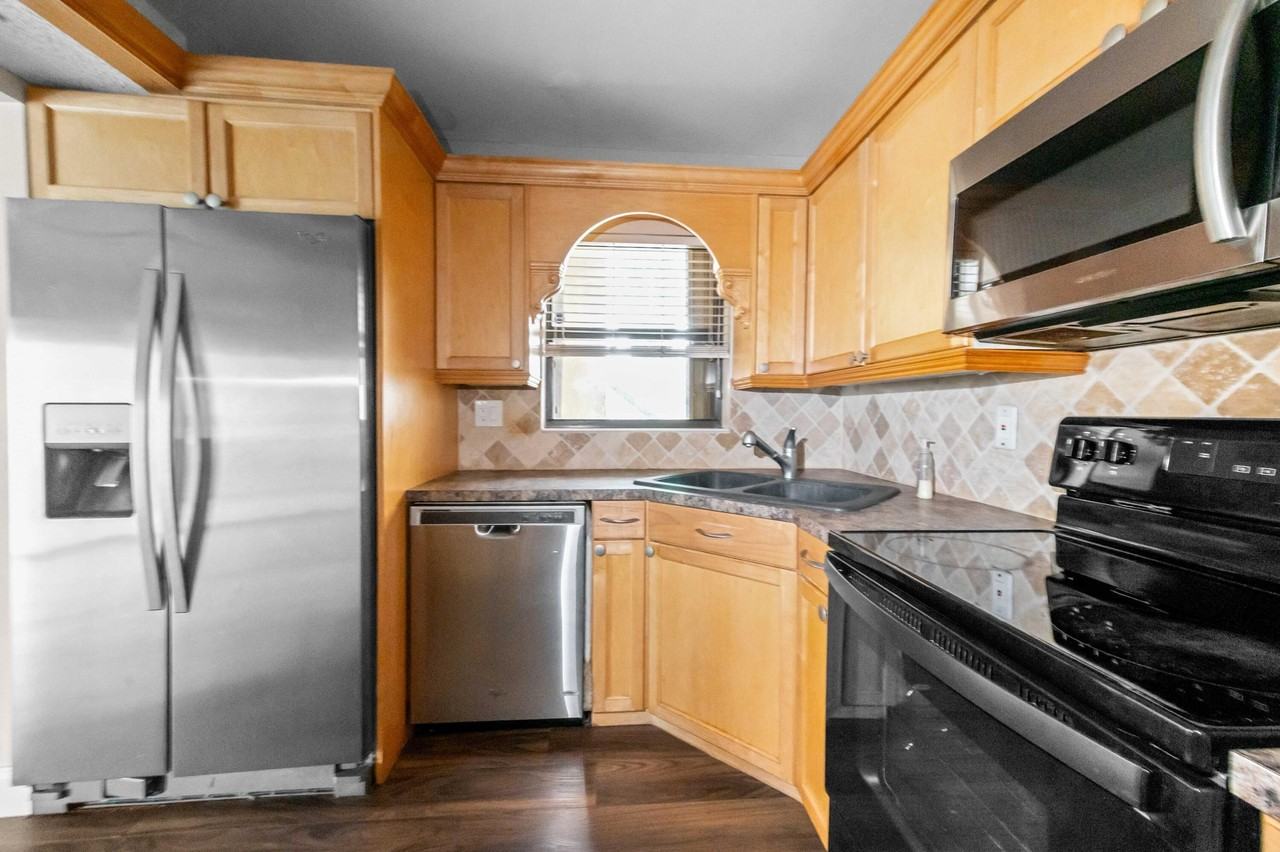 3757 Cocoplum Cir Unit 3567 - Photo 7 of 23