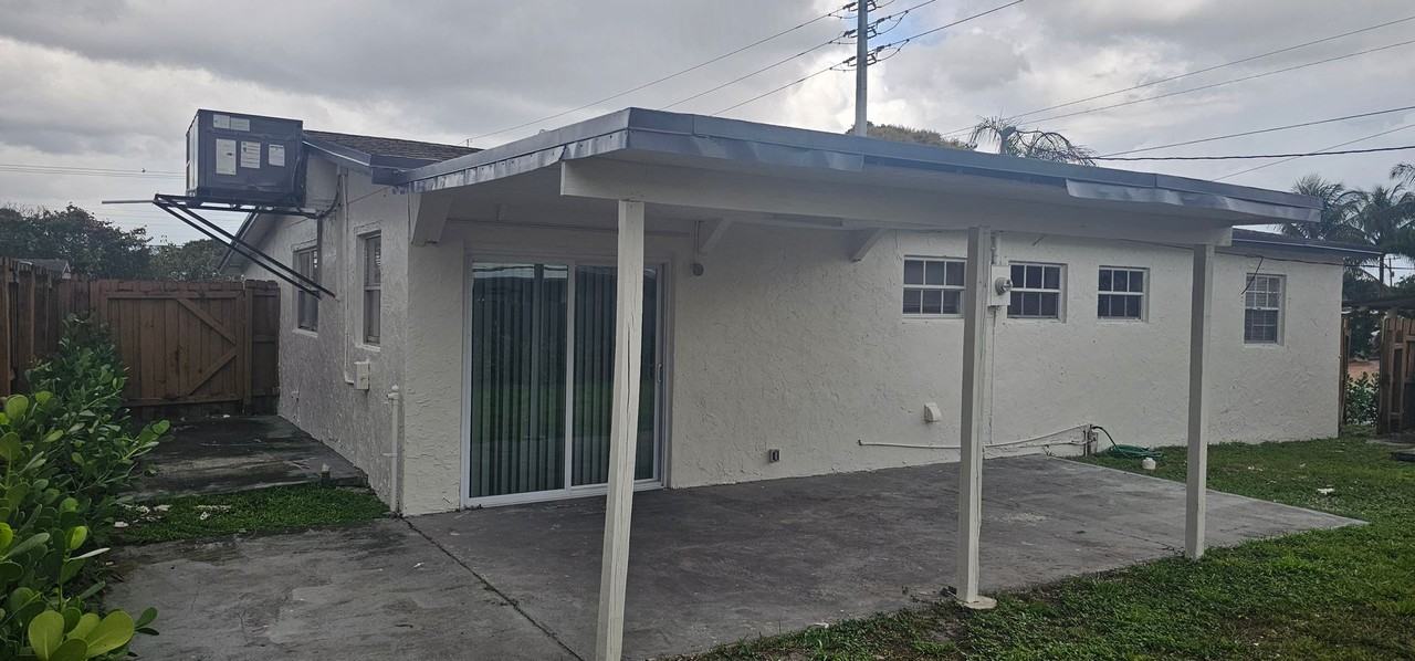 700 N 70th Ave - Photo 6 of 24