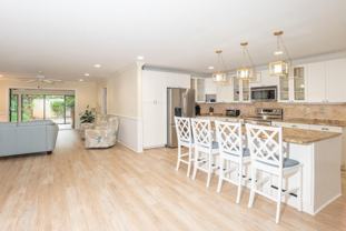 2918 Se Fairway W Unit 13 - Photo 1 of 1