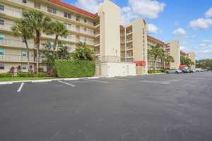 featured image of 3959 Via Poinciana #503