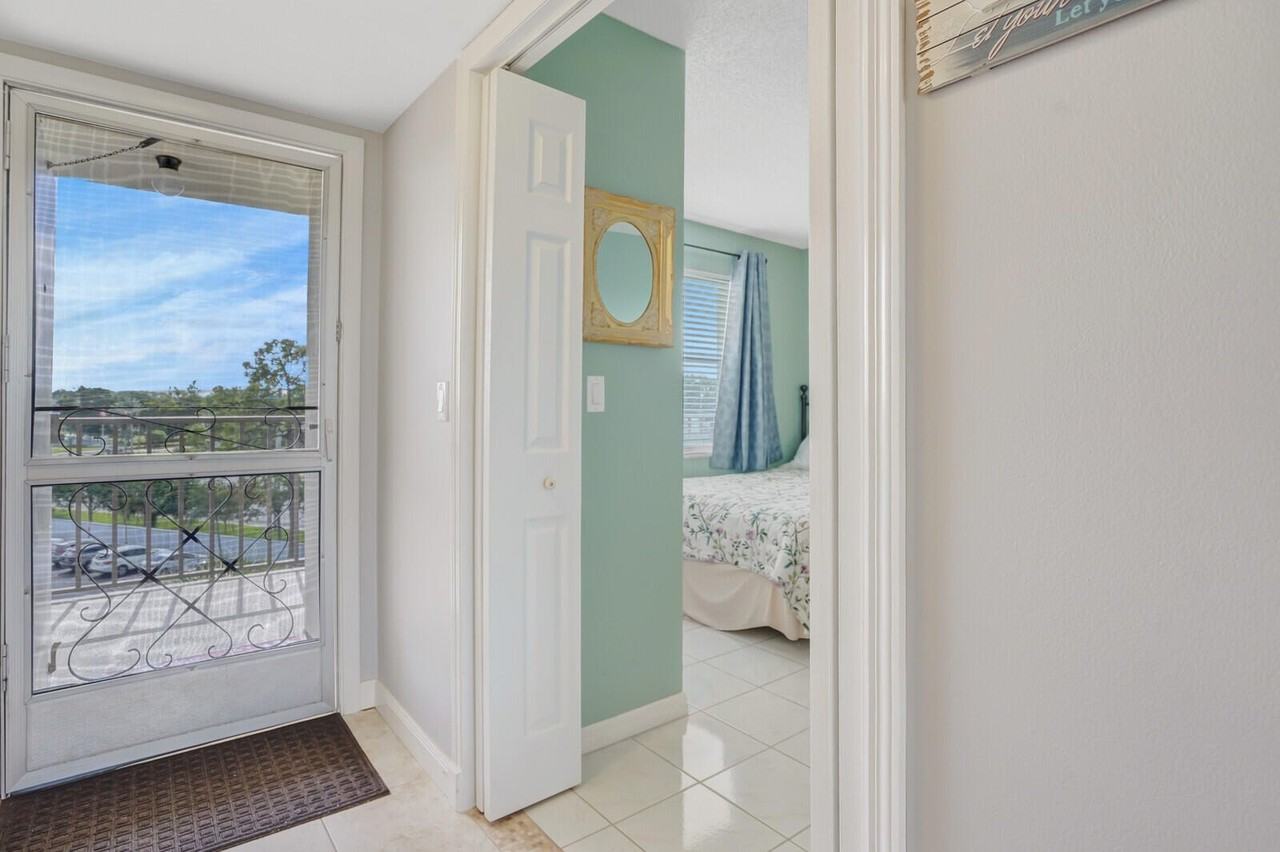 3959 Via Poinciana Apt 503 - Photo 5 of 29