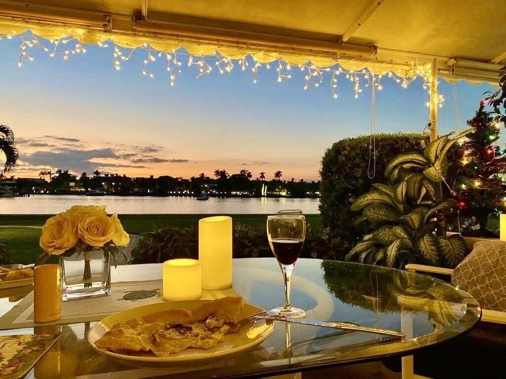 314 Venetian Dr Unit 7 - Photo 2 of 15