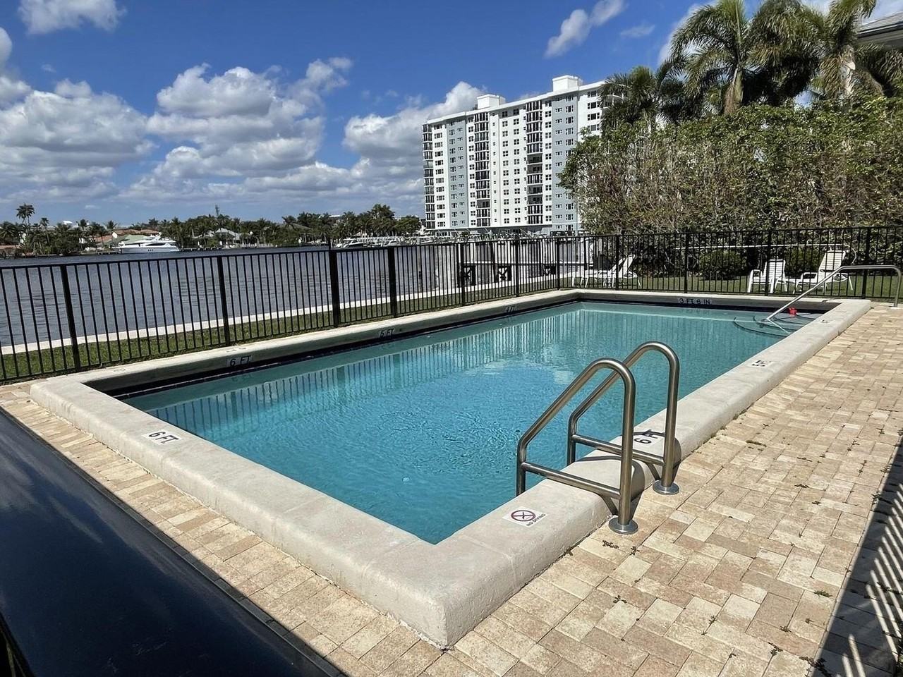 314 Venetian Dr Unit 7 - Photo 5 of 15