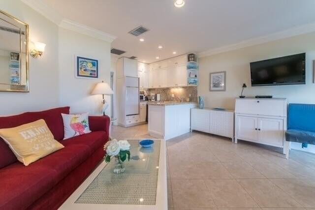 314 Venetian Dr Unit 7 - Photo 7 of 15