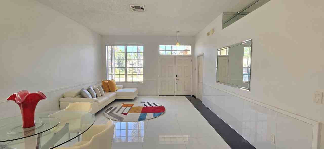 661 Lake Wellington Dr - Photo 6 of 50