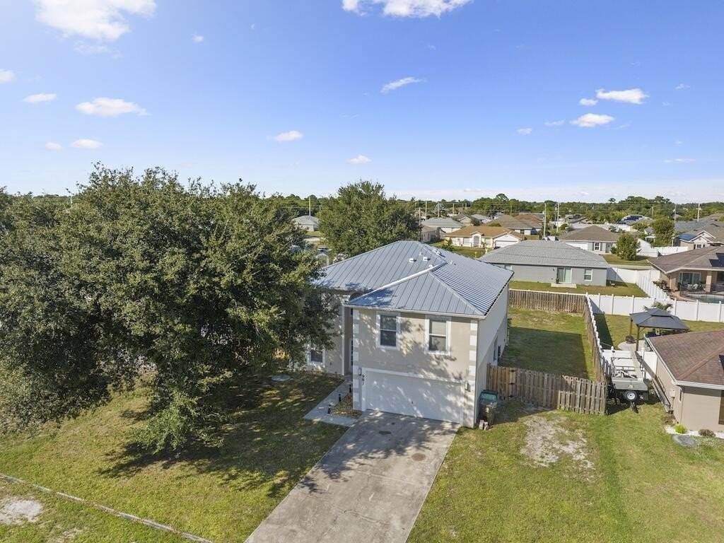 981 Sw Mcelroy Ave - Photo 5 of 45