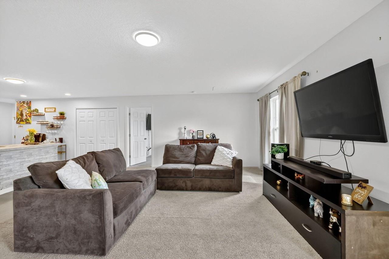 644 Sw Hoffenberg Ave - Photo 7 of 37