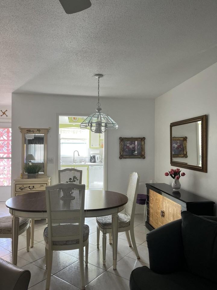 2980 Crosley Dr E Apt F - Photo 3 of 9