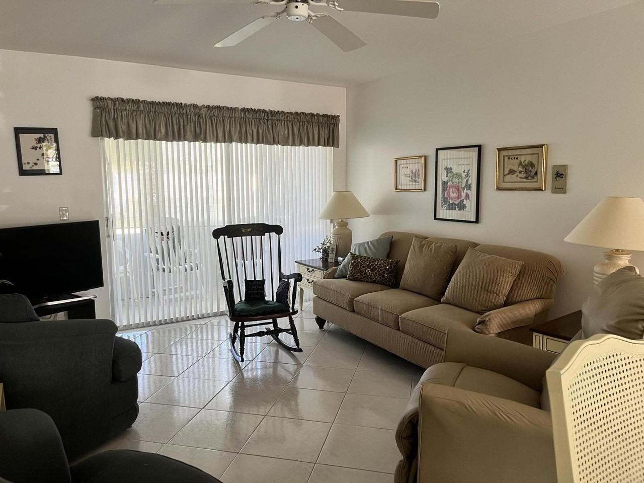 2980 Crosley Dr E Apt F - Photo 6 of 9