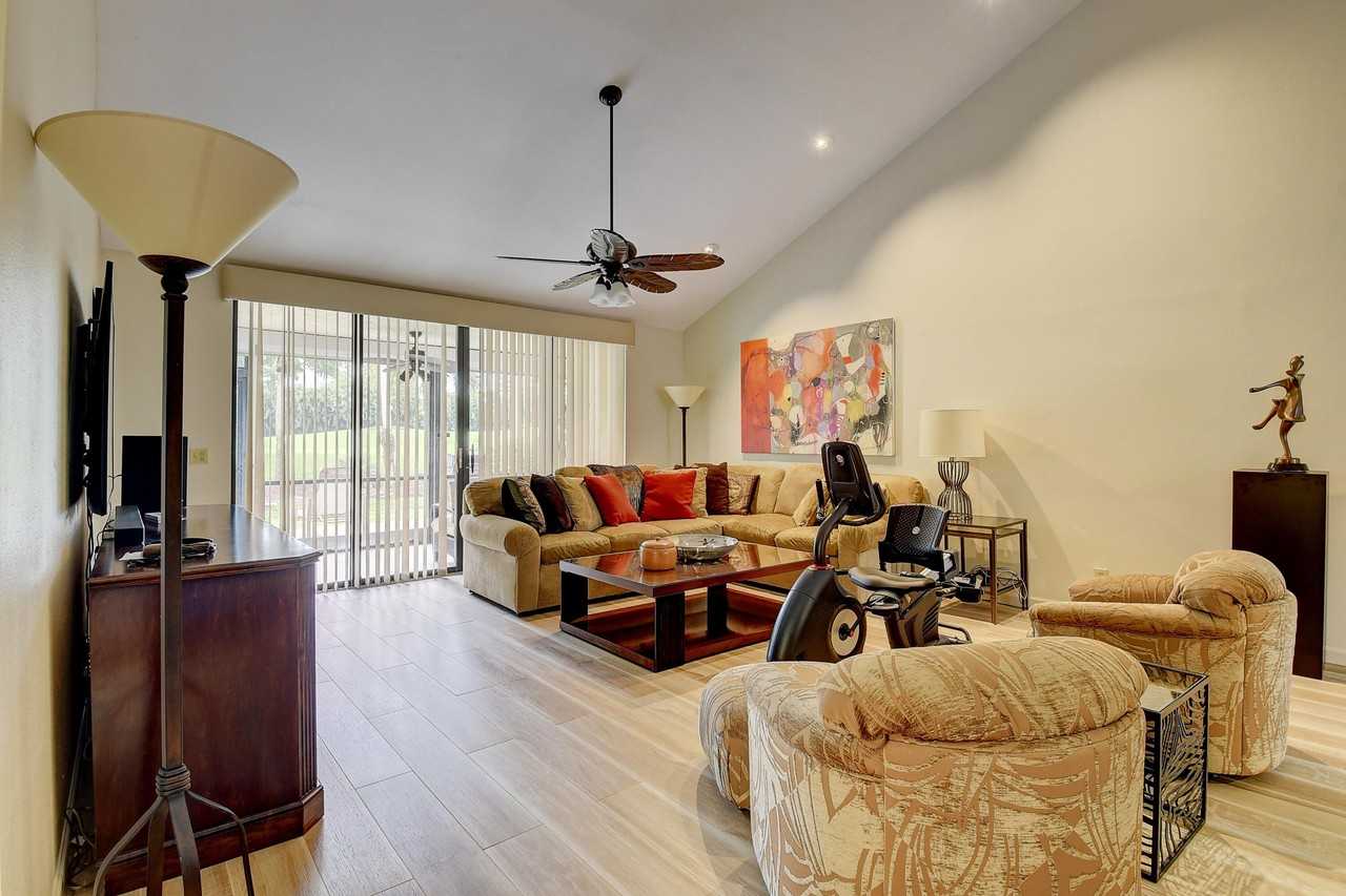 19550 Sawgrass Dr Apt 2102 - Photo 7 of 50