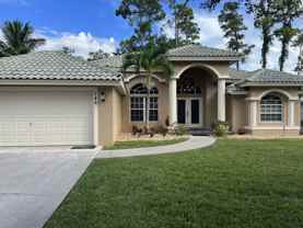 146 Fernwood Cres - Photo 1 of 1