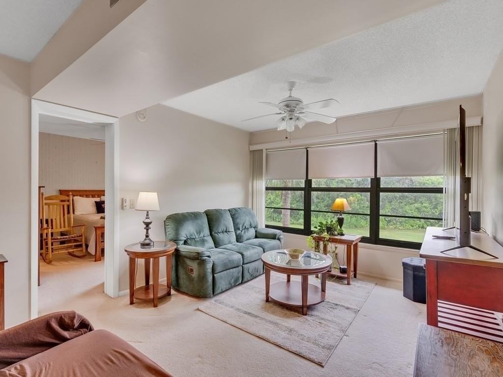 27 Plantation Dr Apt 202 - Photo 7 of 36