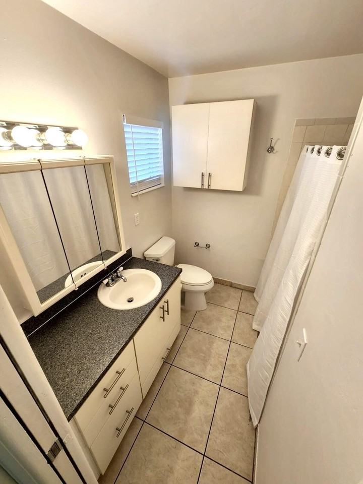 2926 Ashley Dr E Apt F - Photo 6 of 14