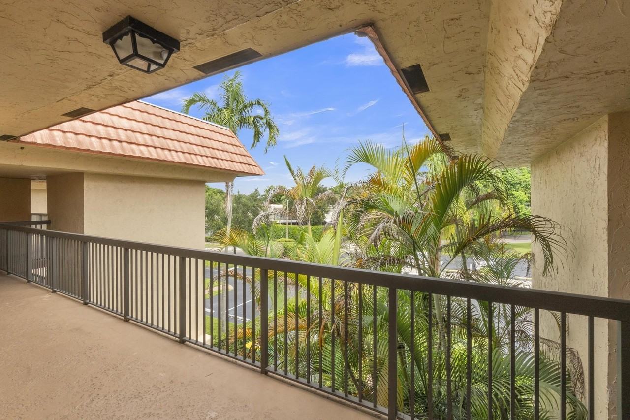 200 Jacaranda Country Club Dr Unit 3c - Photo 4 of 28