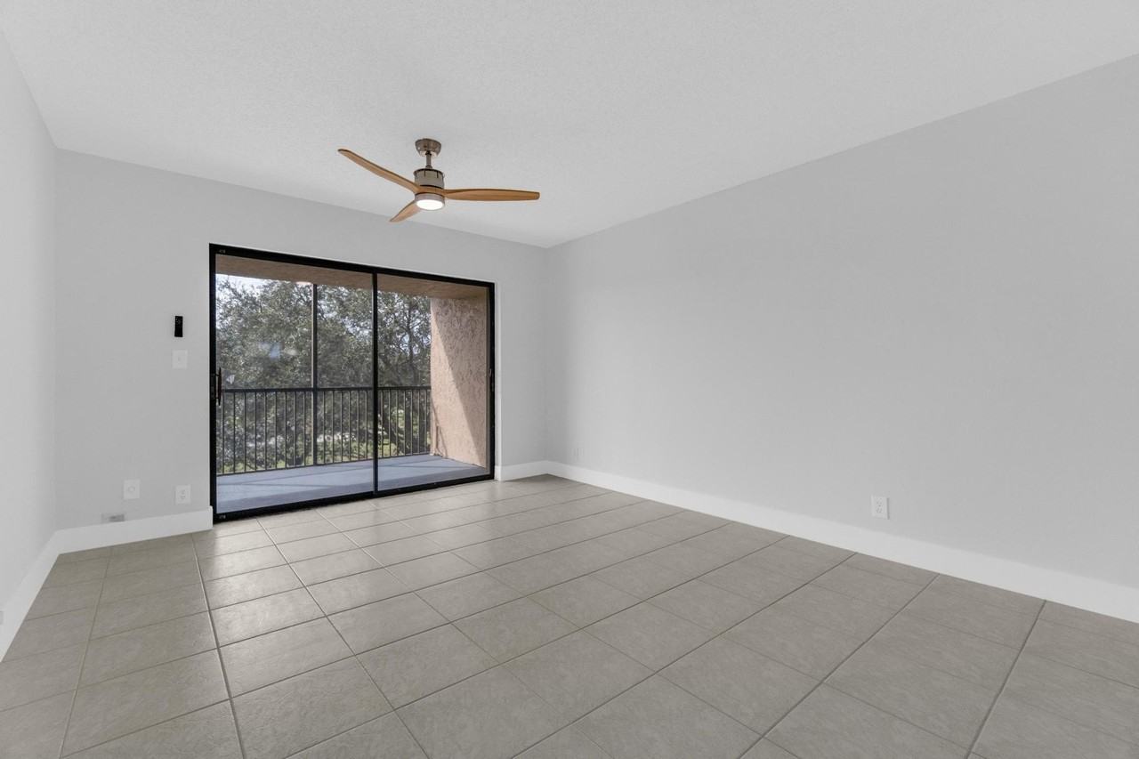 200 Jacaranda Country Club Dr Unit 3c - Photo 4 of 28